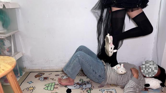 【爱秀套图】【喵咔】长夜COS细高跟白色拖鞋全体重踩脸踩脖 ACYC-4467