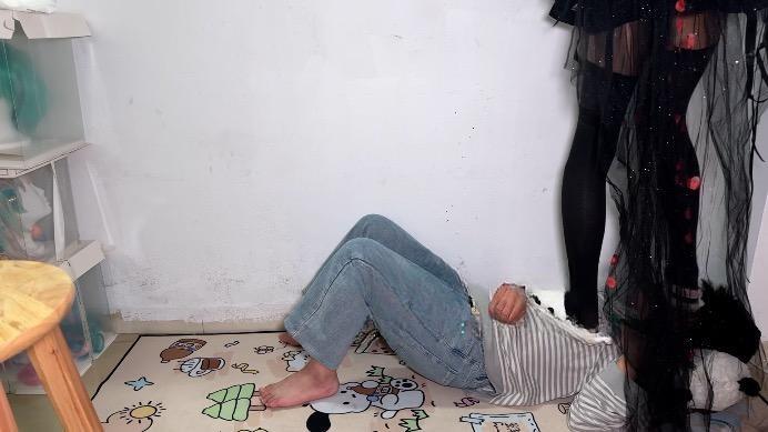 【爱秀套图】【喵咔】长夜COS细高跟白色拖鞋全体重踩脸踩脖 ACYC-4467