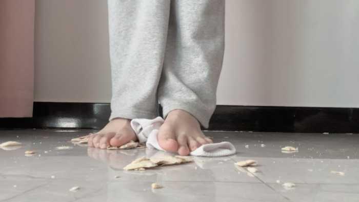 【爱秀套图】【莓子】穿脏白棉袜制作狗粮 YC-250414-7