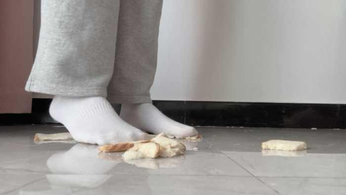 【爱秀套图】【莓子】穿脏白棉袜制作狗粮 YC-250414-7