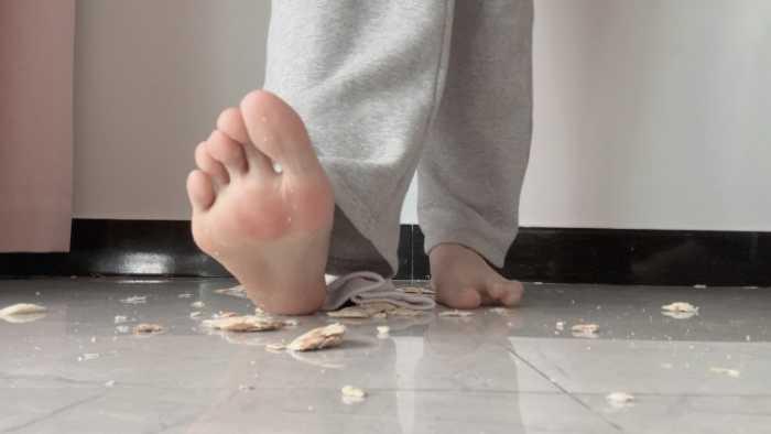 【爱秀套图】【莓子】穿脏白棉袜制作狗粮 YC-250414-7