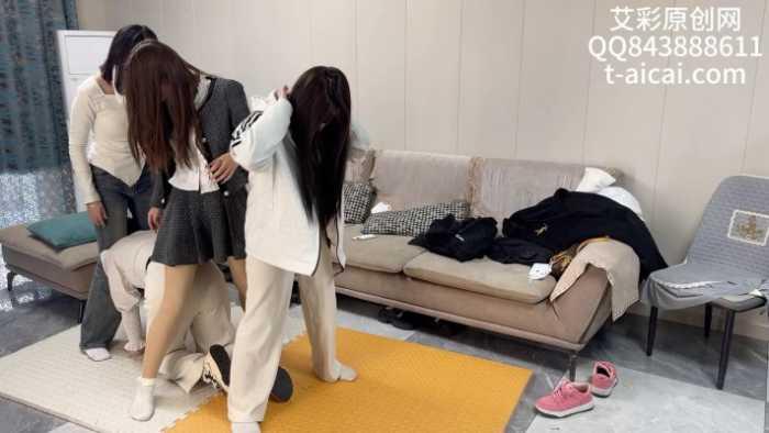 【爱秀套图】『chnnsct1818』群体羞辱全体重踩踏女同学 YC-240319-3
