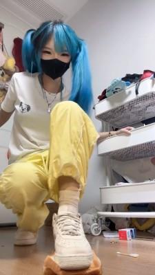 【爱秀套图】【1080P】芃芃大人高清第一视角羞辱合集 bf52517