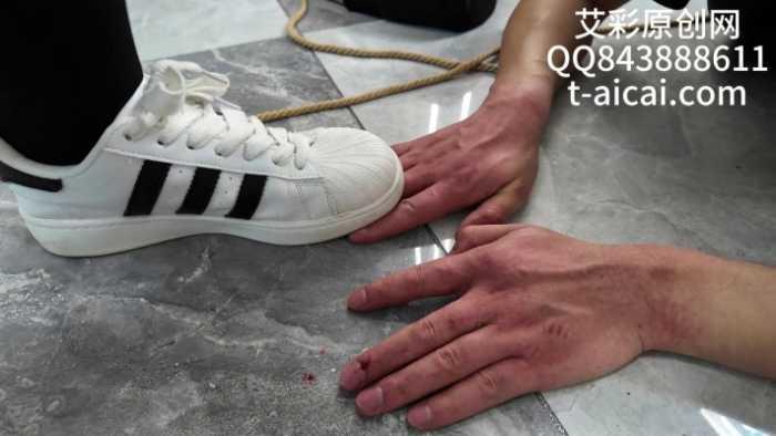 【爱秀套图】『chnnsct1818』jk圈踹鞋印残忍跺手 YC-250419-3