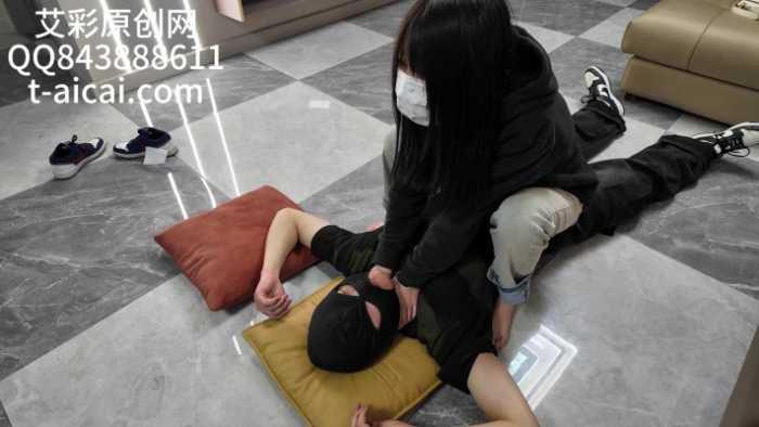 【爱秀套图】『chnnsct1818』脏棉袜裸足深喉窒息 YC-250419-4