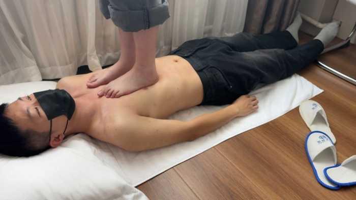 【爱秀套图】【低价福利】研究生裸足踩踏（2） YC-250419-8