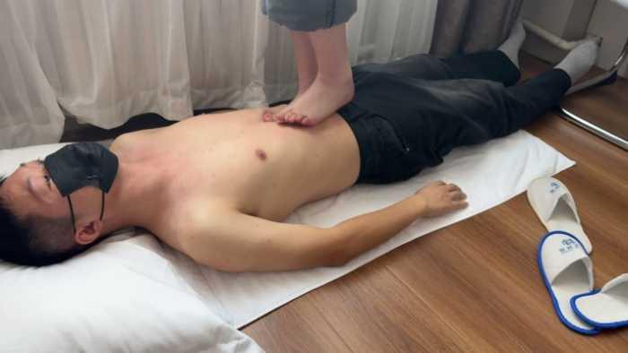 【爱秀套图】【低价福利】研究生裸足踩踏（2） YC-250419-8