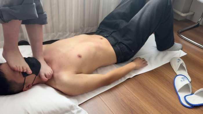 【爱秀套图】【低价福利】研究生裸足踩踏（2） YC-250419-8