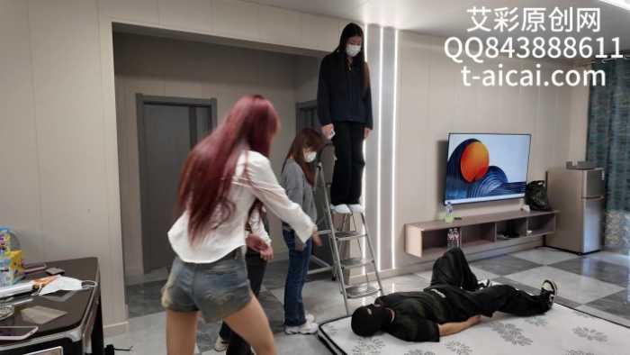 【爱秀套图】『chnnsct1818』高空跳跺破坏肋骨 YC-250419-5