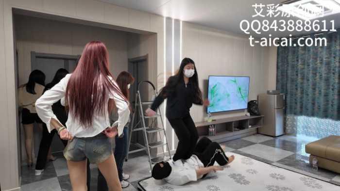 【爱秀套图】『chnnsct1818』高空跳跺破坏肋骨 YC-250419-5