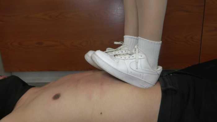 【爱秀套图】【曼曼】空军一号蹦踩地毯 YC-250423-5