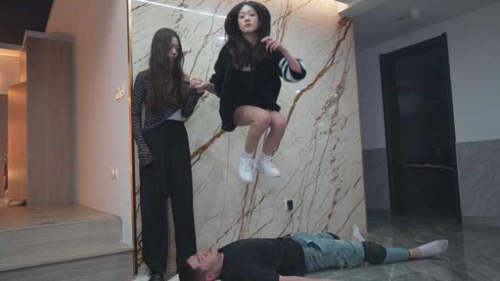 【爱秀套图】画画S单人50分钟净暴力场 臭到无法呼吸的原味袜子与裸足 YC-250424-7