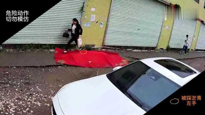 【爱秀套图】B646 – 无意识户外学校被N多嫩妹踩 bf42079