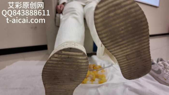 【爱秀套图】『chnnsct1818』超脏水果罐头制作喂食 YC-250424-3