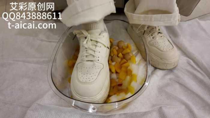 【爱秀套图】『chnnsct1818』超脏水果罐头制作喂食 YC-250424-3