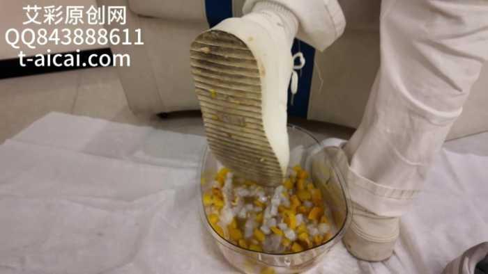 【爱秀套图】『chnnsct1818』超脏水果罐头制作喂食 YC-250424-3