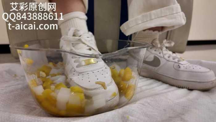 【爱秀套图】『chnnsct1818』超脏水果罐头制作喂食 YC-250424-3