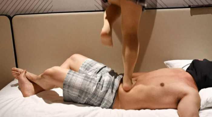 【爱秀套图】女大肉丝重踩20分钟 YC-250428-2