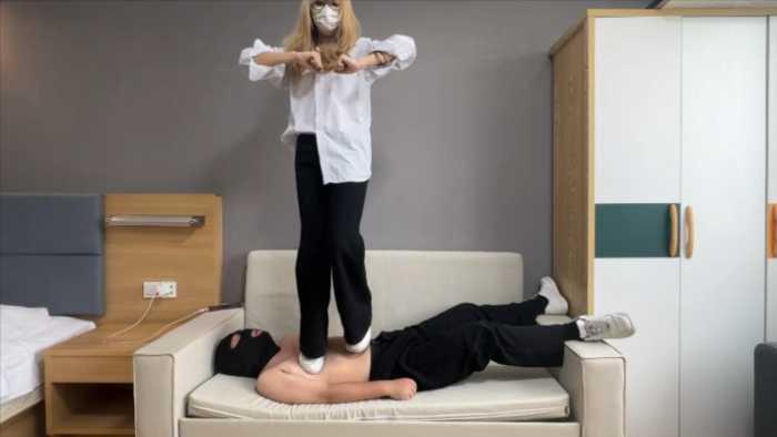 【爱秀套图】【小鲨鱼殿下】闺蜜在毯子身上跳舞 YC-250429-3