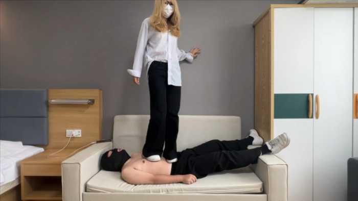 【爱秀套图】【小鲨鱼殿下】闺蜜在毯子身上跳舞 YC-250429-3