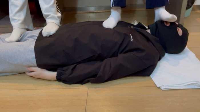 【爱秀套图】【静琪】学生双S踩踏舔鞋底棉袜插嘴 YC-250429-7