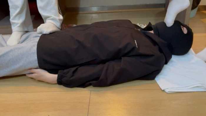 【爱秀套图】【静琪】学生双S踩踏舔鞋底棉袜插嘴 YC-250429-7