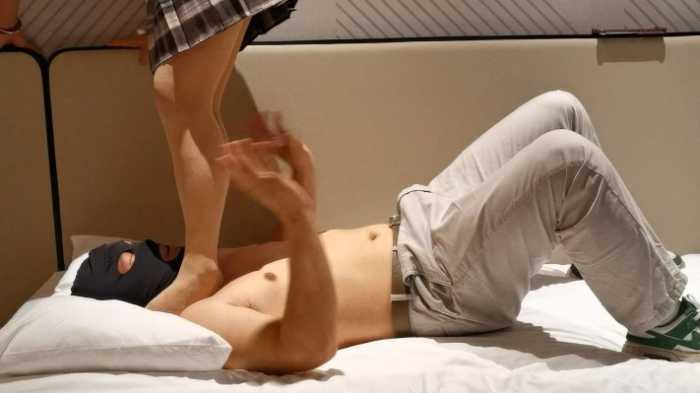 【爱秀套图】女大肉丝踩脖子16分钟 YC-250428-3