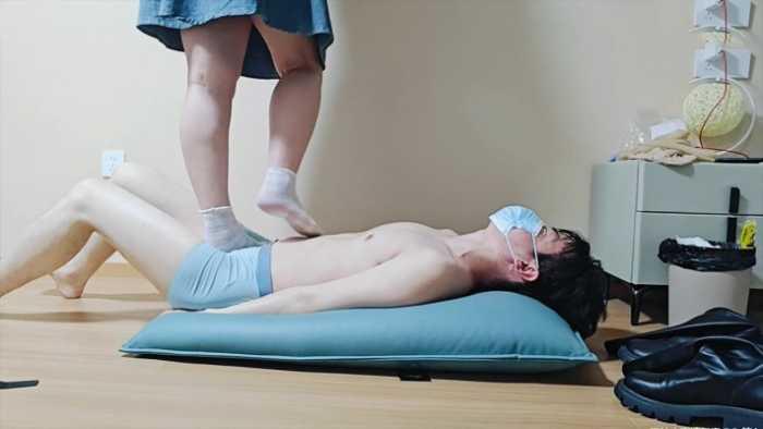 【爱秀套图】【啦啦啦】新重量级女s暴力踩踏 ACYC-3201