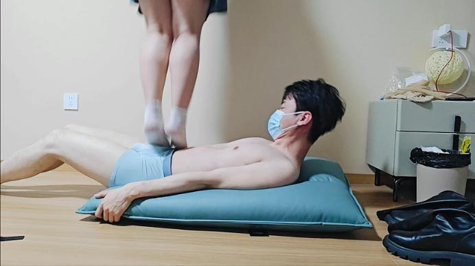 【爱秀套图】【啦啦啦】新重量级女s暴力踩踏 ACYC-3201