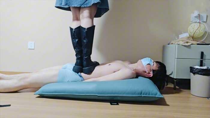 【爱秀套图】【啦啦啦】新重量级女s暴力踩踏 ACYC-3201