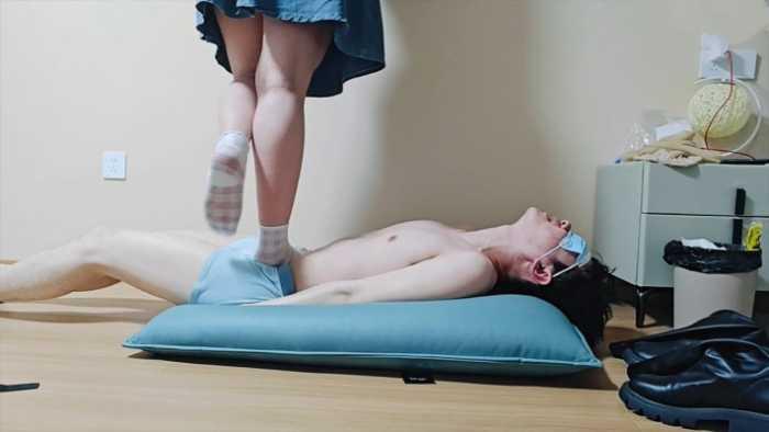 【爱秀套图】【啦啦啦】新重量级女s暴力踩踏 ACYC-3201