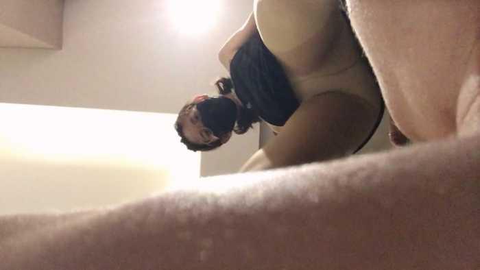 【爱秀套图】第一季：小鱼女神第一视角肉丝高跟长靴在奴隶身上蹦迪，中指羞辱 YC-250430-5