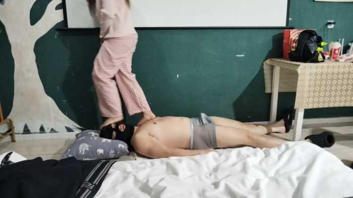 【爱秀套图】双萌妹子初踩毯子小沈 YC-250501