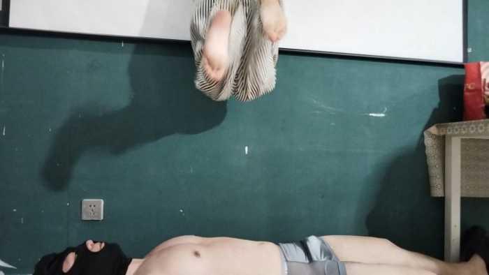 【爱秀套图】双萌妹子初踩毯子小沈 YC-250501