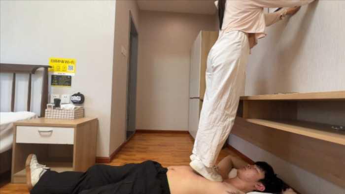 【爱秀套图】【小鲨鱼殿下】毯子日常舔鞋踩踏 YC-250502-3