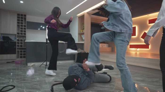 【爱秀套图】超级三美女YAPOO风格顶级大制作 大量美女成吨圣水混合 YC-250502-8