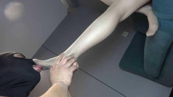 【爱秀套图】【彼岸花】丝足舔食，漏斗圣水 YC-250502-6