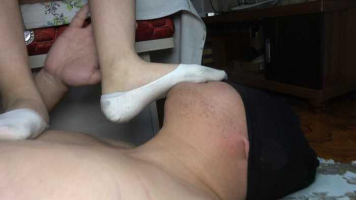 【爱秀套图】【小文S】精神小妹臭袜子除臭，舔脚保养 YC-250502-7