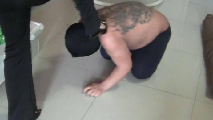 【爱秀套图】经典大片狠毒S爆踢篮子踢废两条狗赏赐 AX3