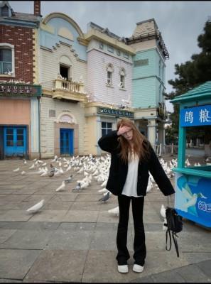 【爱秀套图】学生太妹踩踏小沈 YC-250504