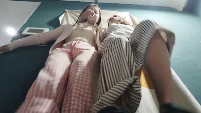 【爱秀套图】学生太妹踩踏小沈 YC-250504