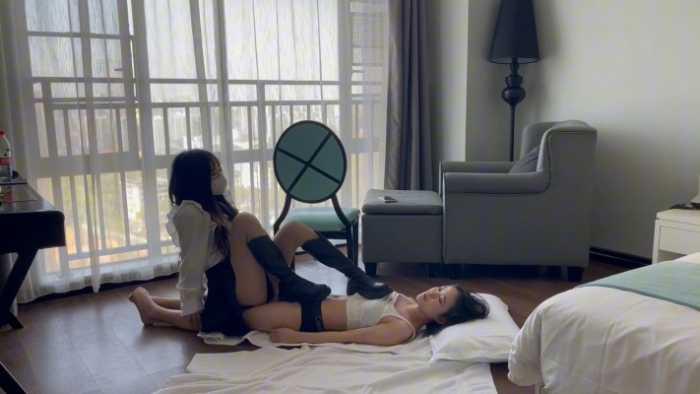 【爱秀套图】【最强女M】皮靴白袜蹂躏女M JS250506~1