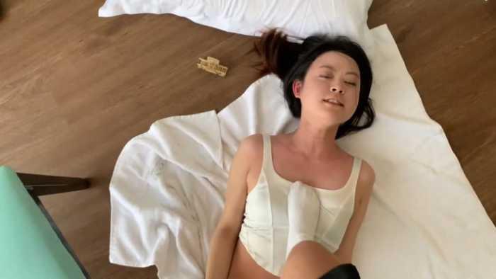 【爱秀套图】【最强女M】皮靴白袜蹂躏女M JS250506~1