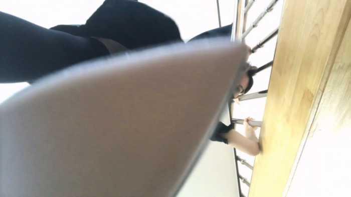 【爱秀套图】终篇：小鱼女神第一视角肉丝高跟长靴全体重踩踏 YC-250504-3