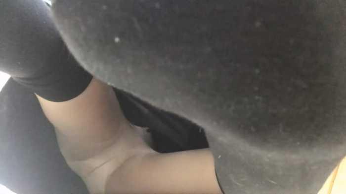 【爱秀套图】终篇：小鱼女神第一视角肉丝高跟长靴全体重踩踏 YC-250504-3