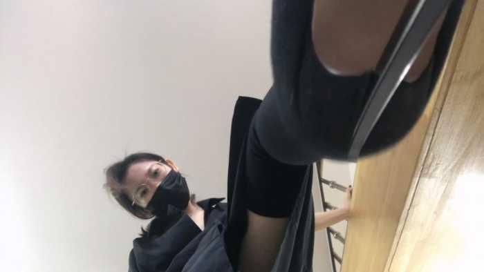 【爱秀套图】终篇：小鱼女神第一视角肉丝高跟长靴全体重踩踏 YC-250504-3