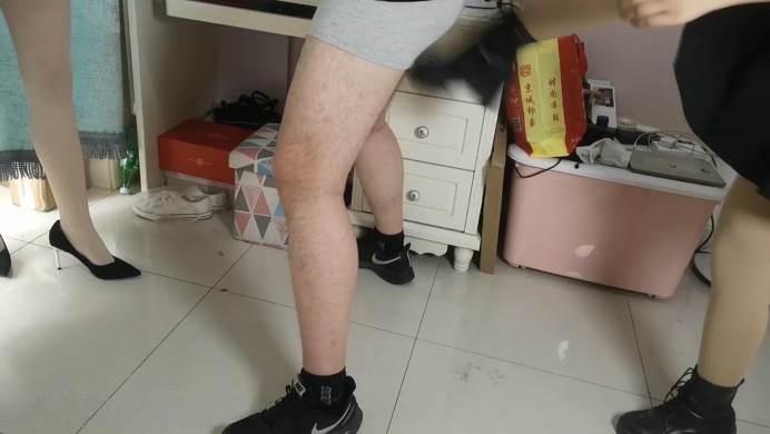 【爱秀套图】【全程语言】新人琪琪与露露的踢裆比赛 SJ-64