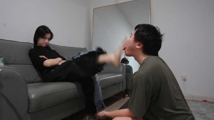 【爱秀套图】『红颜榜』史上最狠脚耳光by北京陌黎女王 YC-250507