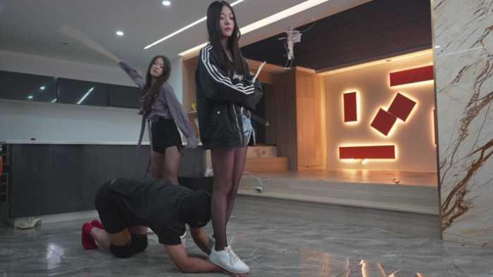 【爱秀套图】高跟踩乳会喷射？ 画画S鱼七S魔鬼藤条重度另类 YC-250508-7