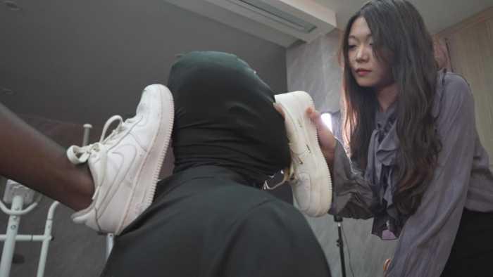 【爱秀套图】高跟踩乳会喷射？ 画画S鱼七S魔鬼藤条重度另类 YC-250508-7